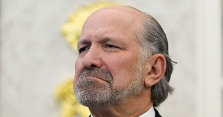 Міністра торгівлі США освистали в Давосі: що стало причиною — FT