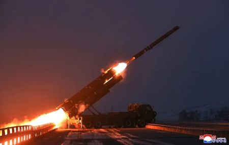 КНДР запустила гіперзвукові ракети