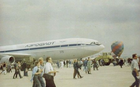 Будуть літати на аварійному мотлоху: Росія розконсервовує “стародавні” літаки