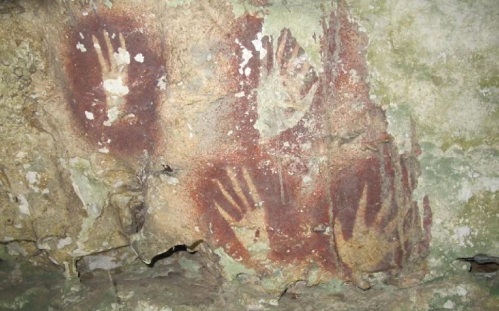 Вчені знайшли найдавніші в світі наскельні малюнки: де вони розташовані