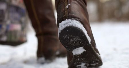Слизька підошва: що робити — лайфгак для будь-якого взуття
