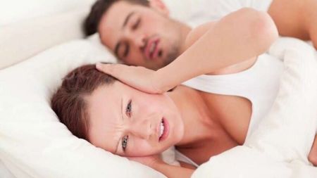 Несподіваний спосіб перестати хропіти: лікарі в шоці від результатів