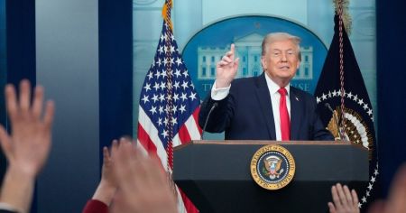 Трамп зробив нову заяву про Гренландію і загадково натякнув, як далеко готовий зайти