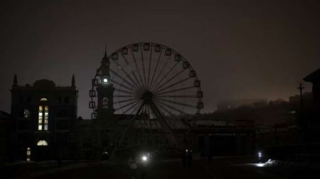 Київ готується до морозів та масованого російського обстрілу: поради від КМДА