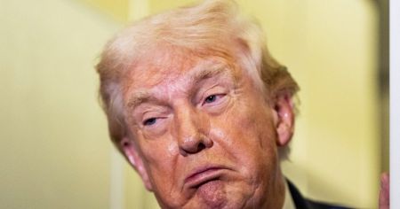 Трампу можуть “зв’язати руки”: у Конгресі пригрозили заблокувати кошти на “захоплення” Гренландії