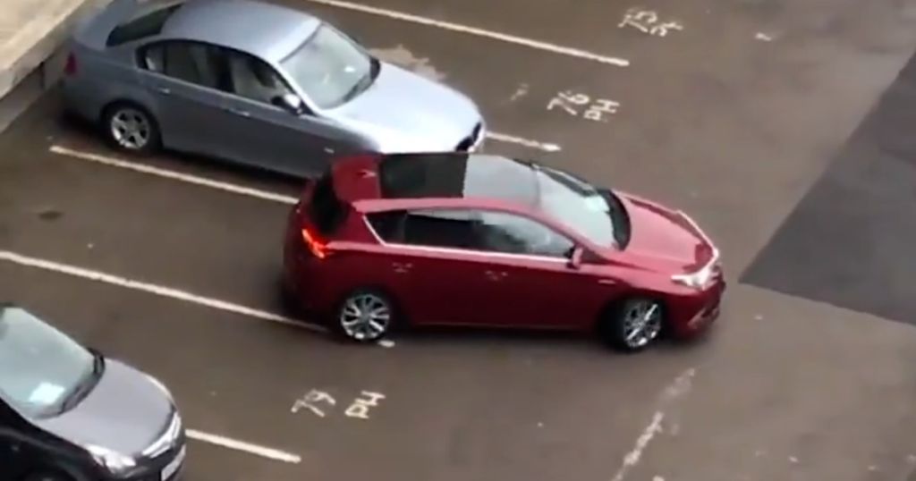 Паркуватись тепер доведеться по-новому: для якої категорії водіїв готують зміни