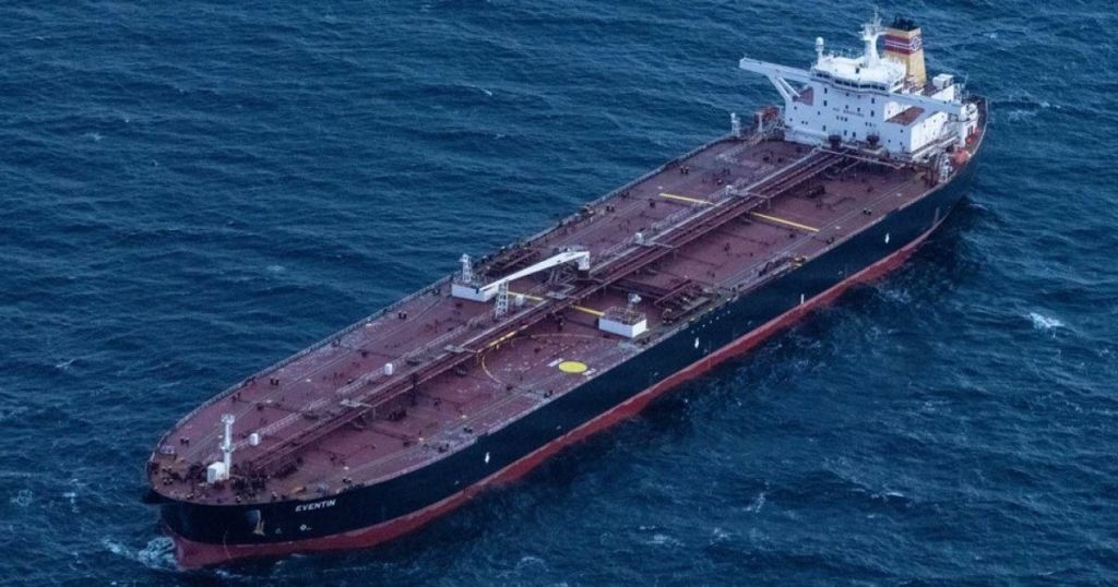 “Полювання” на нафту: США захопили п’ятий танкер, що входив до тіньового флоту РФ