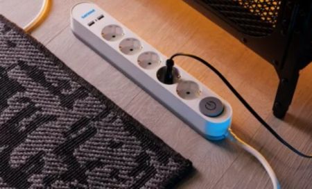 Техніка відразу полетить: три прилади, які не можна вмикати через подовжувач