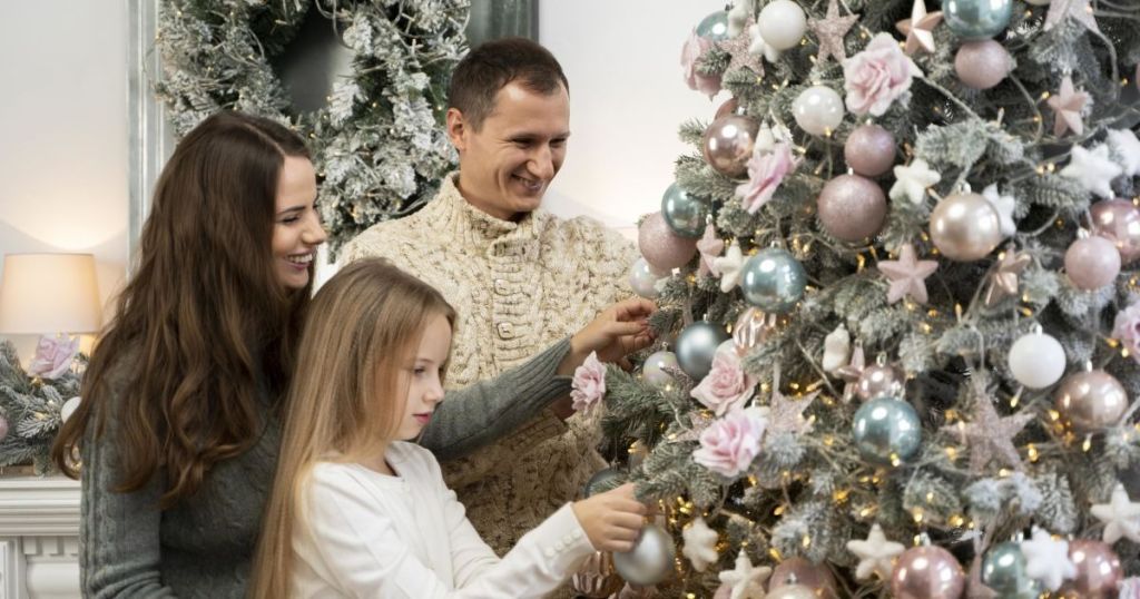 Коли варто прибрати новорічну ялинку: дата, яку обирають найчастіше