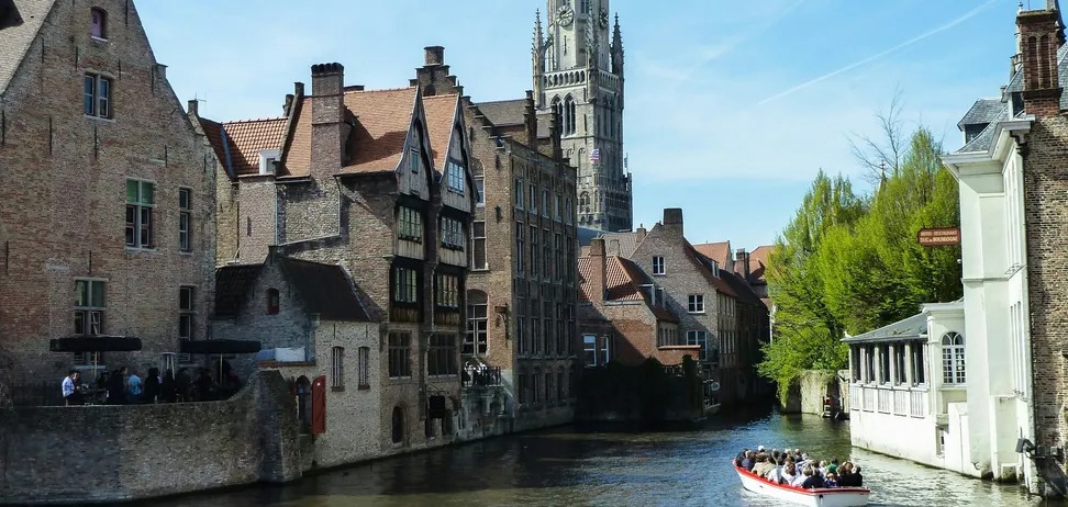 Туристи назвали найгарніше місто Європи: воно справді зачаровує