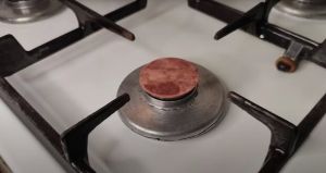 Відключення газу в Україні: починаються труднощі не лише зі світлом, водою та опаленням