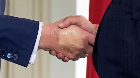 Хороша генетика та таблетки. Трамп пояснив журналістам, чому у нього легко з’являються синці