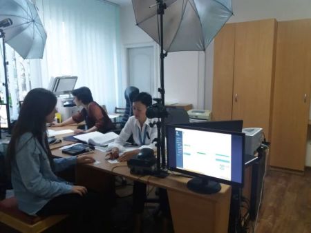 Паспорт без терміну дії: хто з українців зможе отримати “вічну” ID-карту