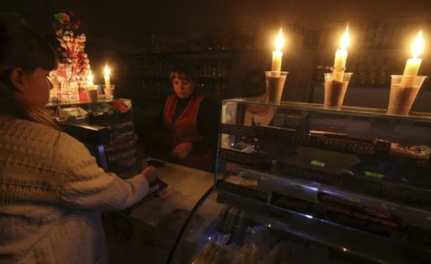 У Києві масово зачиняють кав’ярні та магазини: ні світла, ні тепла, ні працівників