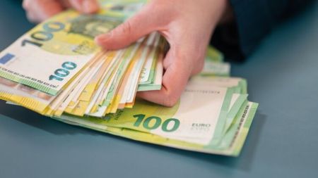 Один відсоток надбагатих людей отримує майже половину всіх світових доходів – Oxfam