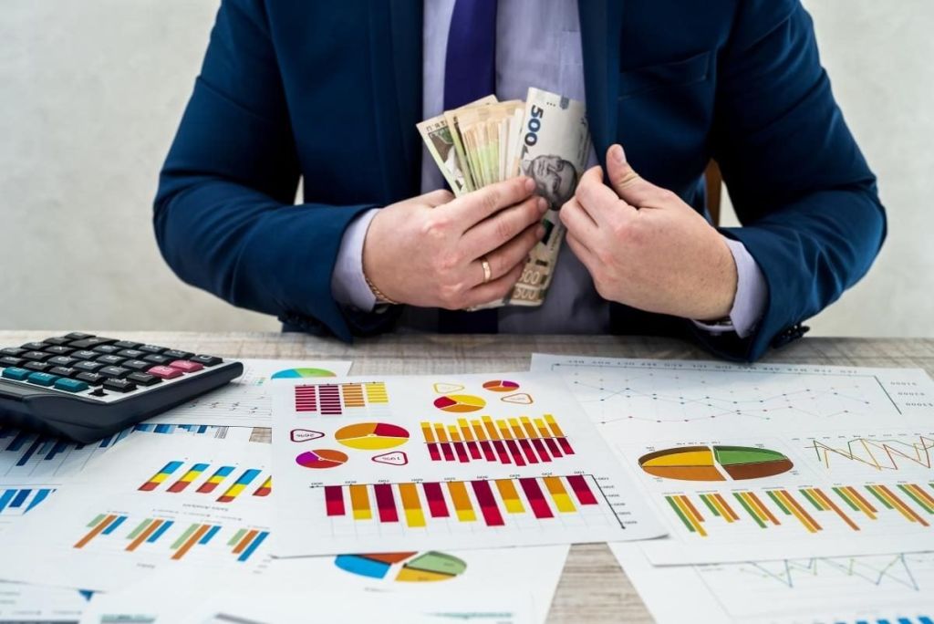 Гроші повз бюджет: 10 гігантів українського ринку попалися на масових махінаціях з ФОПами – сума збитків приголомшує