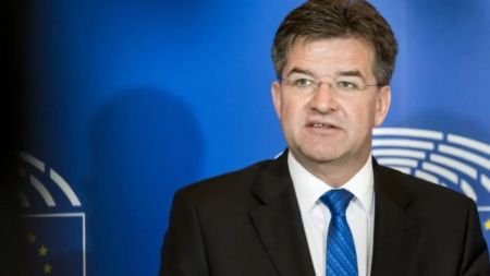 “Дівчата в Києві такі гарні”: радник Фіцо йде у відставку, його листи – у файлах Епштейна