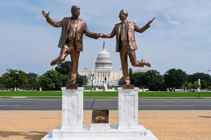 Файли Епштейна і Трамп: Мін’юст заявив про відсутність підстав для розслідування