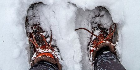 Які області України сьогодні засипле снігом та де вдарять морози