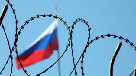 В ЄС зганьбилися з ювілейними санкціями проти РФ: що сталося
