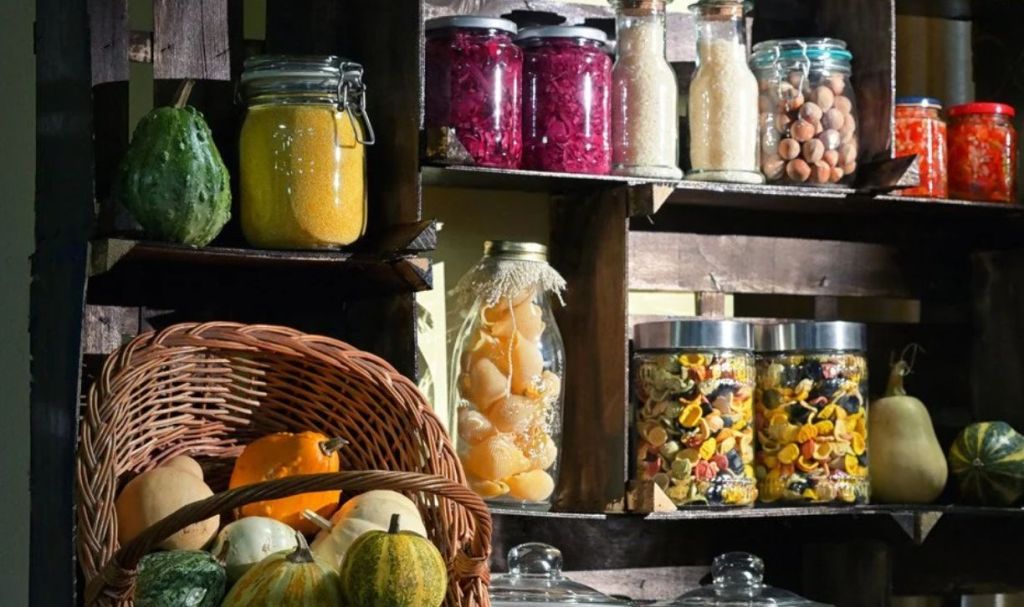 Як не зіпсувати продукти під час відключень світла: дієві лайфгаки від Клопотенка