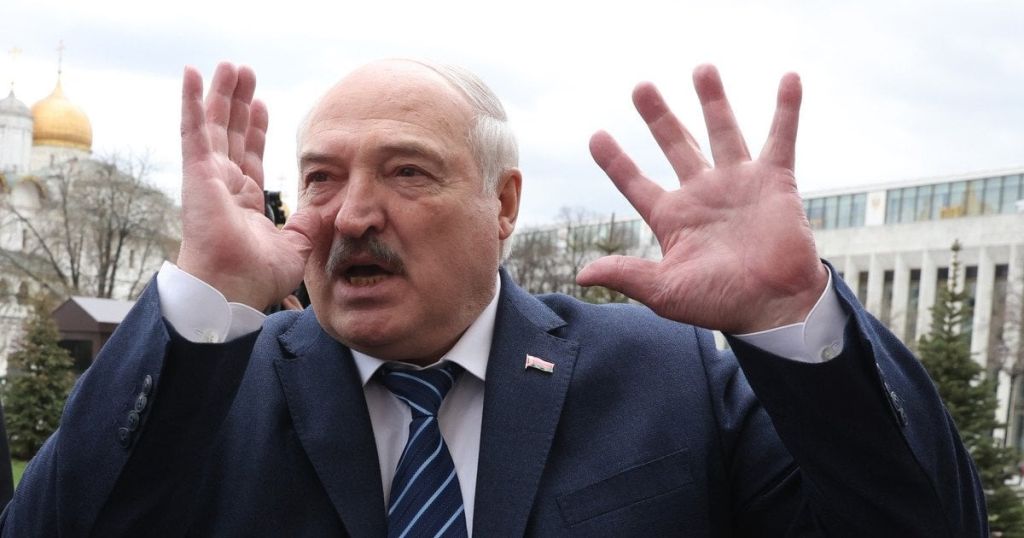 Лукашенко обіцяє розправу через TikTok: диктатор закликав жінок скаржитися на чоловіків йому в «особисті»