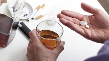 Алкоголь як «ліки» від війни: в Україні фіксують різкий сплеск залежностей