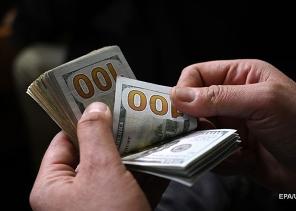 Долар встановив новий рекорд: Нацбанк підняв офіційний курс до історичного максимуму