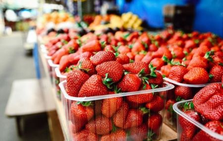 Полуниця по 1 000 гривень: ціни на ягоди дивують українців