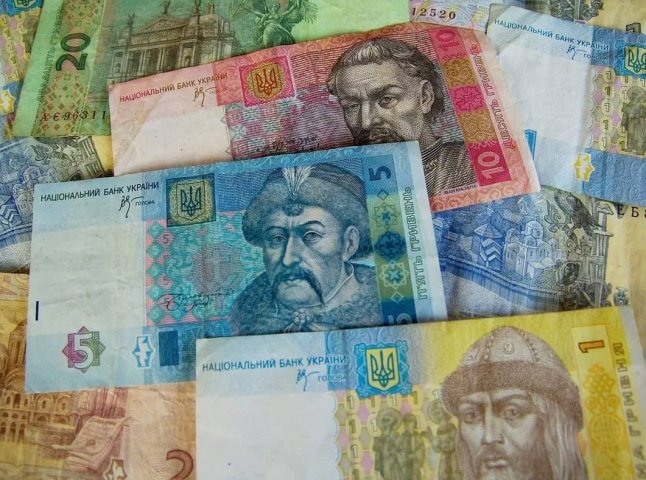 Кінець дрібним грошам: в магазинах перестали приймати паперові 1, 2, 5 та 10 гривень
