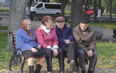 Замість пенсії — копійки: кому в Україні світить лише мізерна соцдопомога