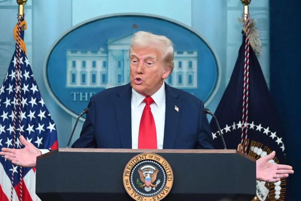 Він збожеволів: в США публічно засумнівалися в адекватності Трампа