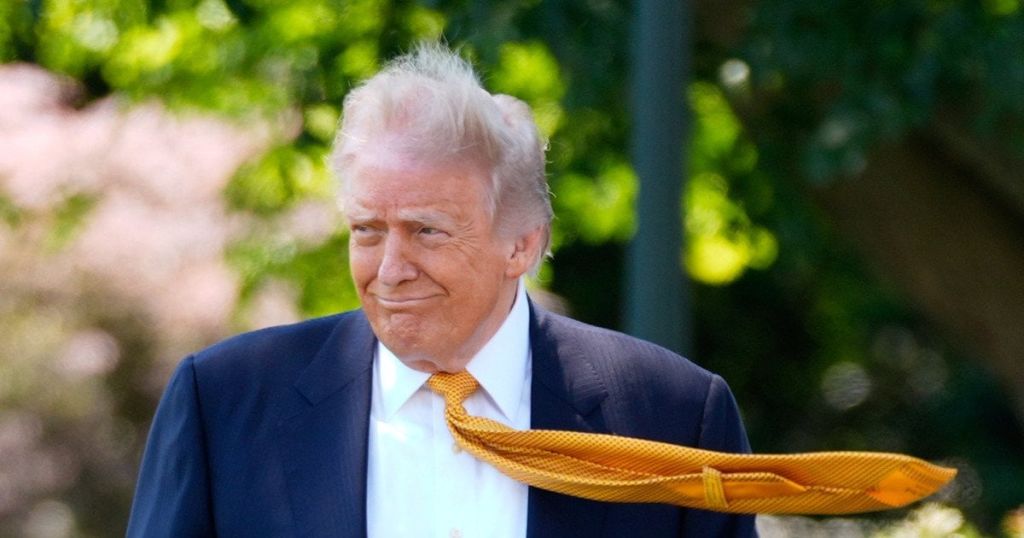 Команда Трампа хоче надрукувати купюру у 250 доларів з його портретом Фото з відкритих джерел