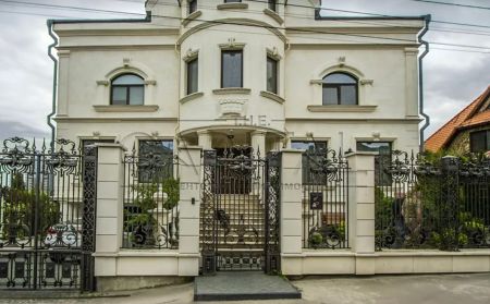 Нерухомість / Фото з відкритих джерел