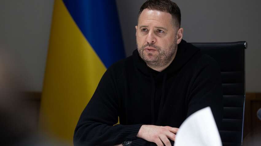 Єрмак зустрічав НАБУ у костюмі Tom Ford: що помітили блогери