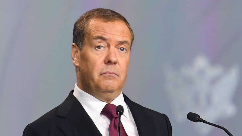 Медведєв вибухнув образами через заяву НАТО про Калінінград