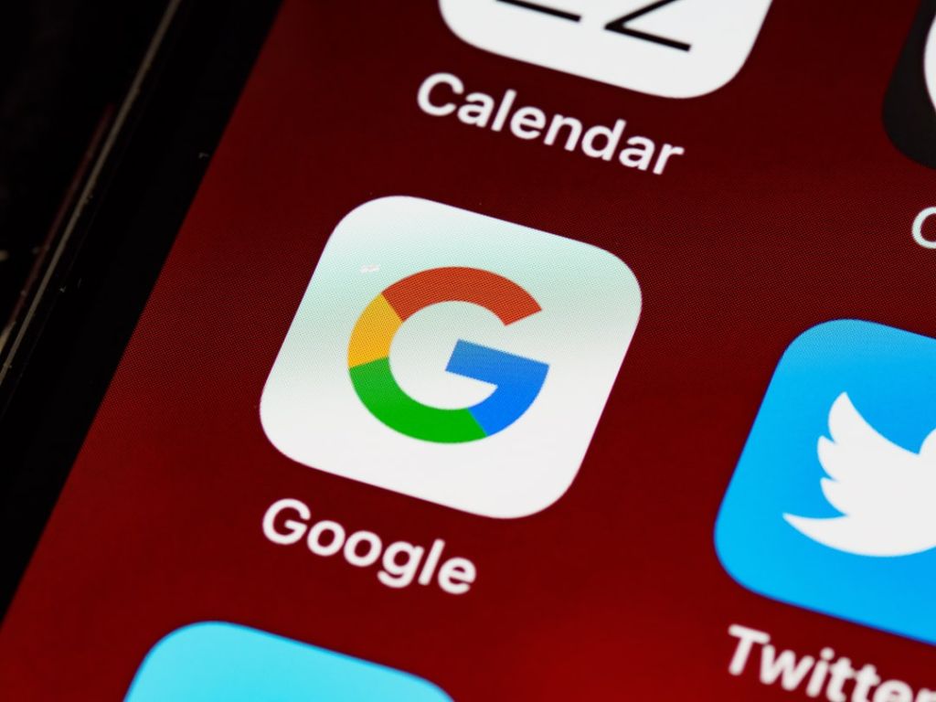 Apple передала Siri штучному інтелекту Google: які iPhone отримають нову версію Apple / © unsplash.com