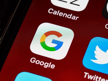 Apple передала Siri штучному інтелекту Google: які iPhone отримають нову версію Apple / © unsplash.com