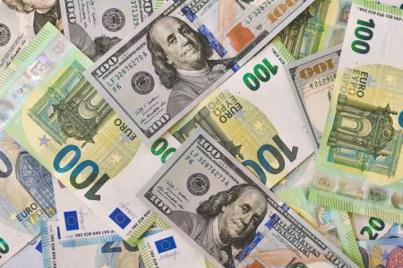 Долар у “ПриватБанку” різко підскочив: курс валюти переписав новий максимум Курс долара / © pexels.com