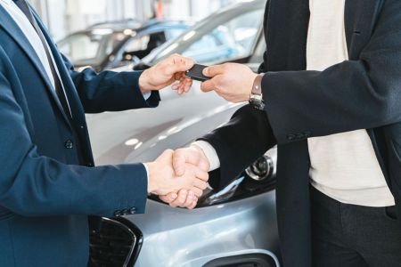 Продати авто через Дію не вийде без цих документів: що потрібно перевірити заздалегідь Продаж авто / © pexels.com