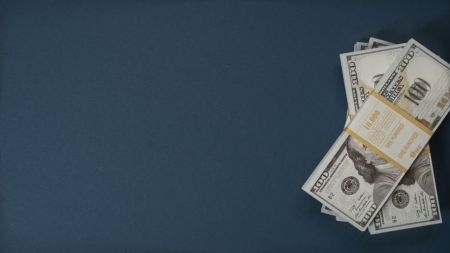 ПриватБанк посилив перевірки при купівлі валюти: кого можуть залишити без доларів Долар США / © pexels.com