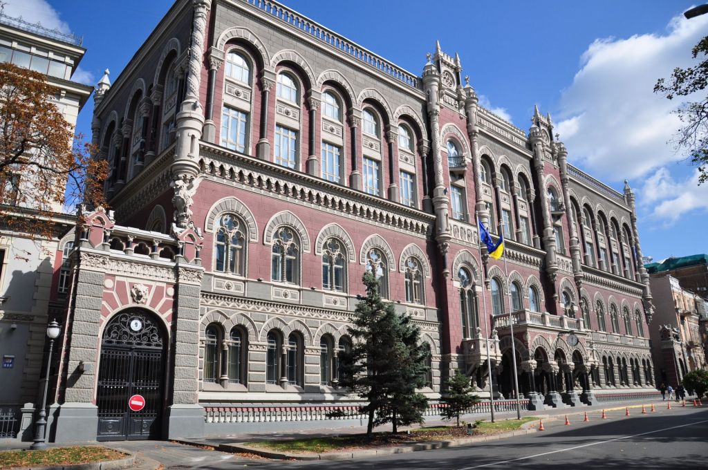 Українцям пояснили, що робити зі старими доларами: коли можуть відмовити в обміні НБУ / Фото з відкритих джерел