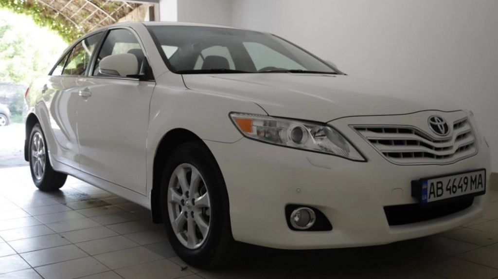 Toyota Camry / Фото з відкритих джерел