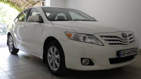 Toyota Camry / Фото з відкритих джерел