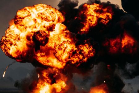 У Криму спалахнула Таврійська ТЕС: після серії вибухів частина півострова залишилась без світла Вибухи / © pexels.com