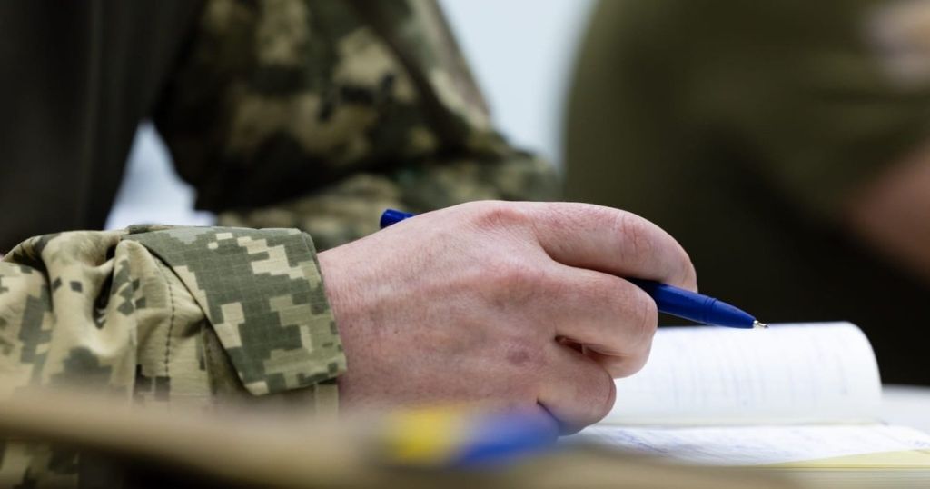 Бронювання прив’яжуть до зарплати: хто може втратити відстрочку вже восени Бронювання / Фото з відкритих джерел