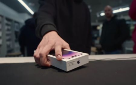 Apple / Фото з відкритих джерел