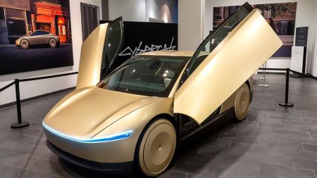 Tesla / Фото з відкритих джерел