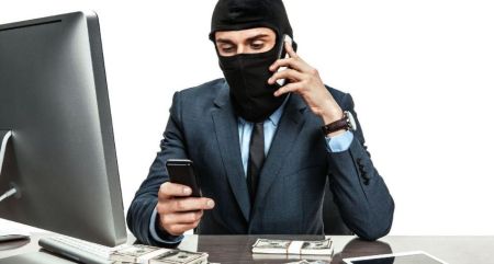 Українцям розсилають фейкові виклики до суду: як шахраї крадуть дані та гроші Шахраї / Фото з відкритих джерел
