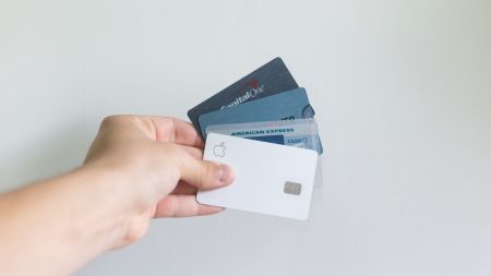 Банківська картка / © unsplash.com
